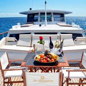 COMIDA O CENA EN BARCO