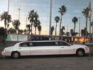 Alquiler de limusina Barcelona linconl blanca en Barcelona