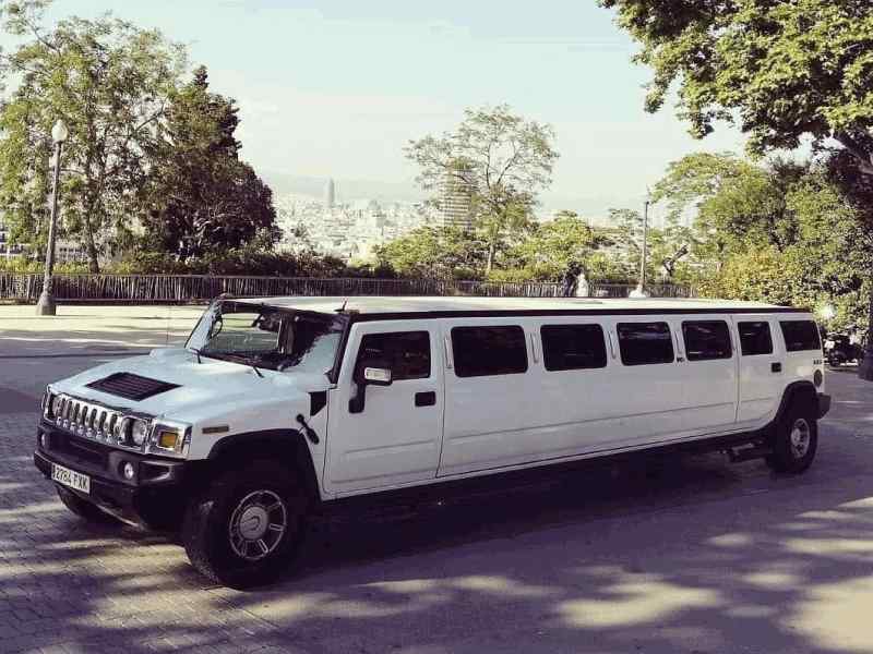 alquiler de limusina hunmer en barcelona blanca